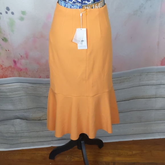 Finders keepers midi skirt sorbet size 

Small - Picture 4 of 5